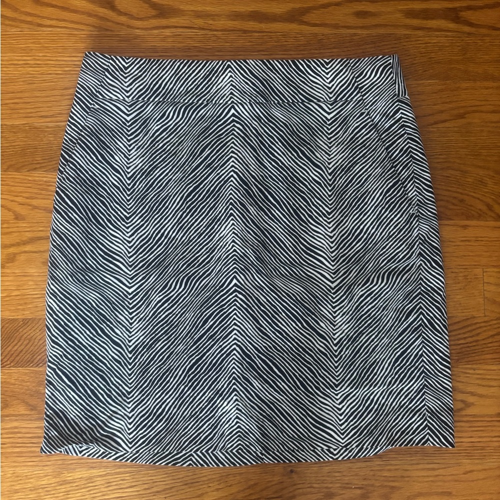 Ann Taylor Monochrome Zigzag Pencil Skirt